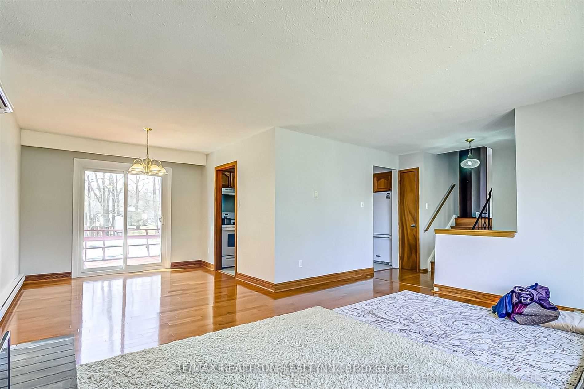 100 River Dr Property Photo 7