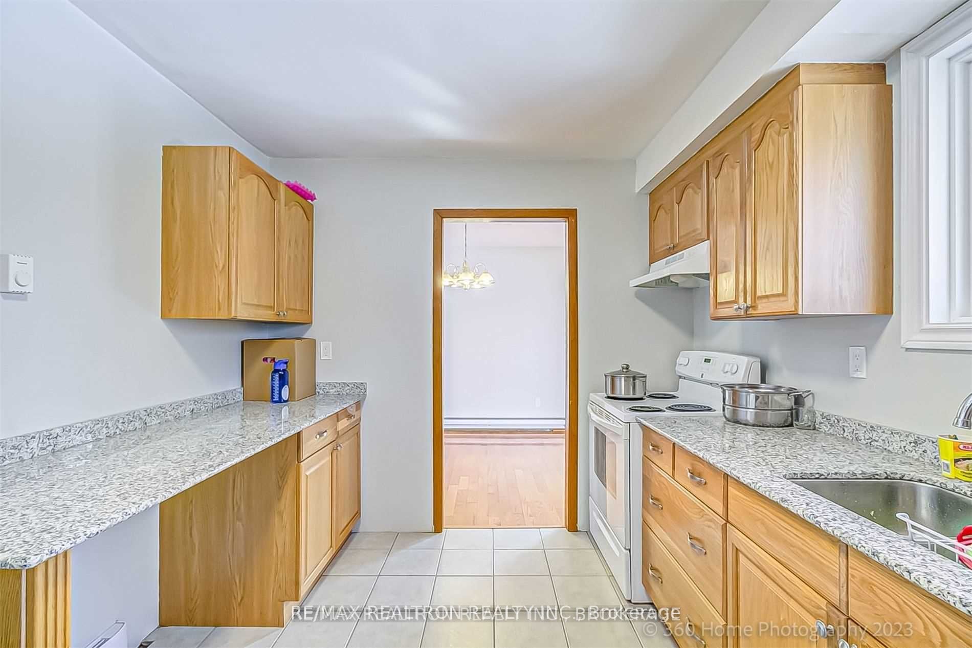 100 River Dr Property Photo 11