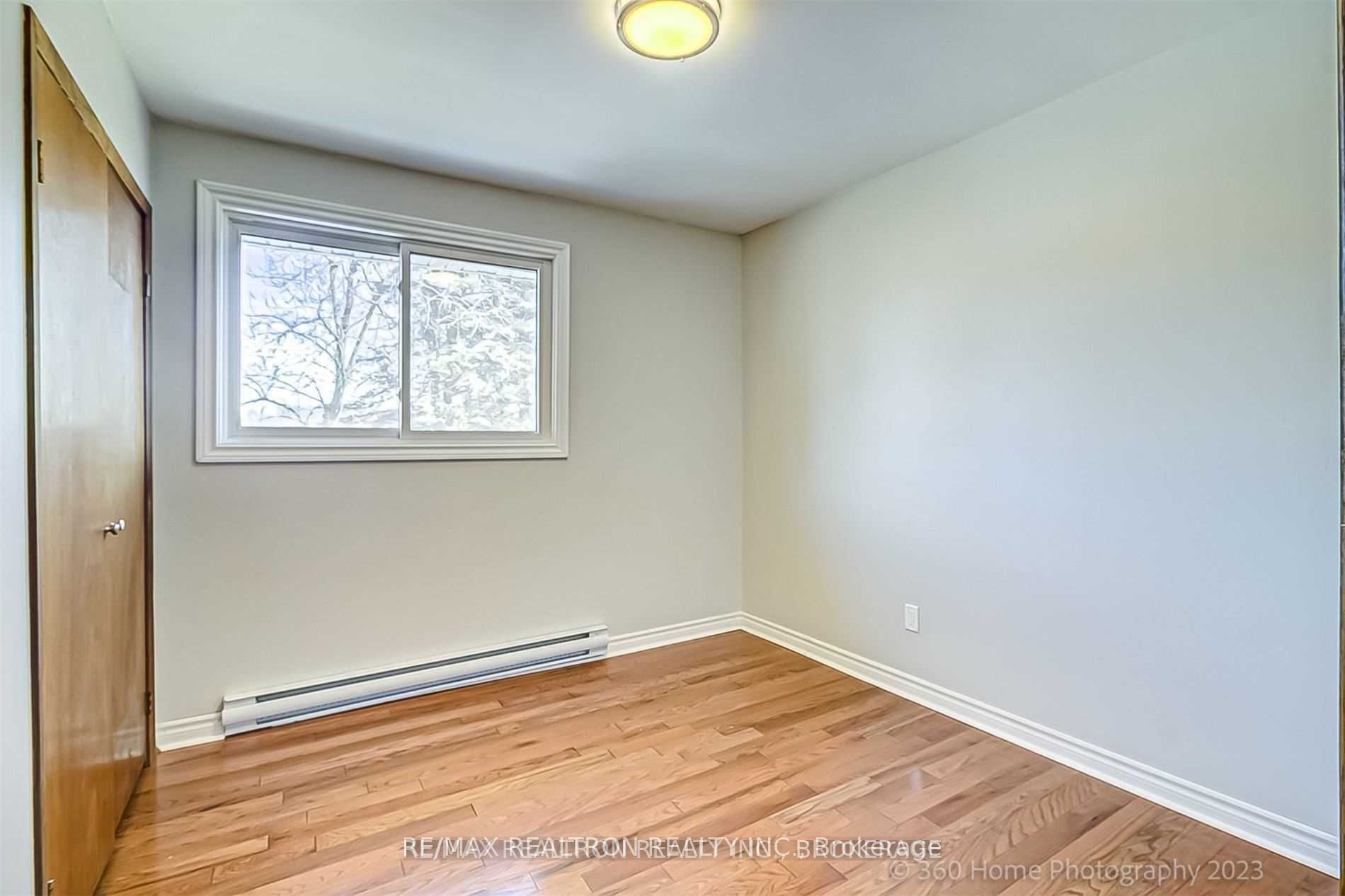 100 River Dr Property Photo 14