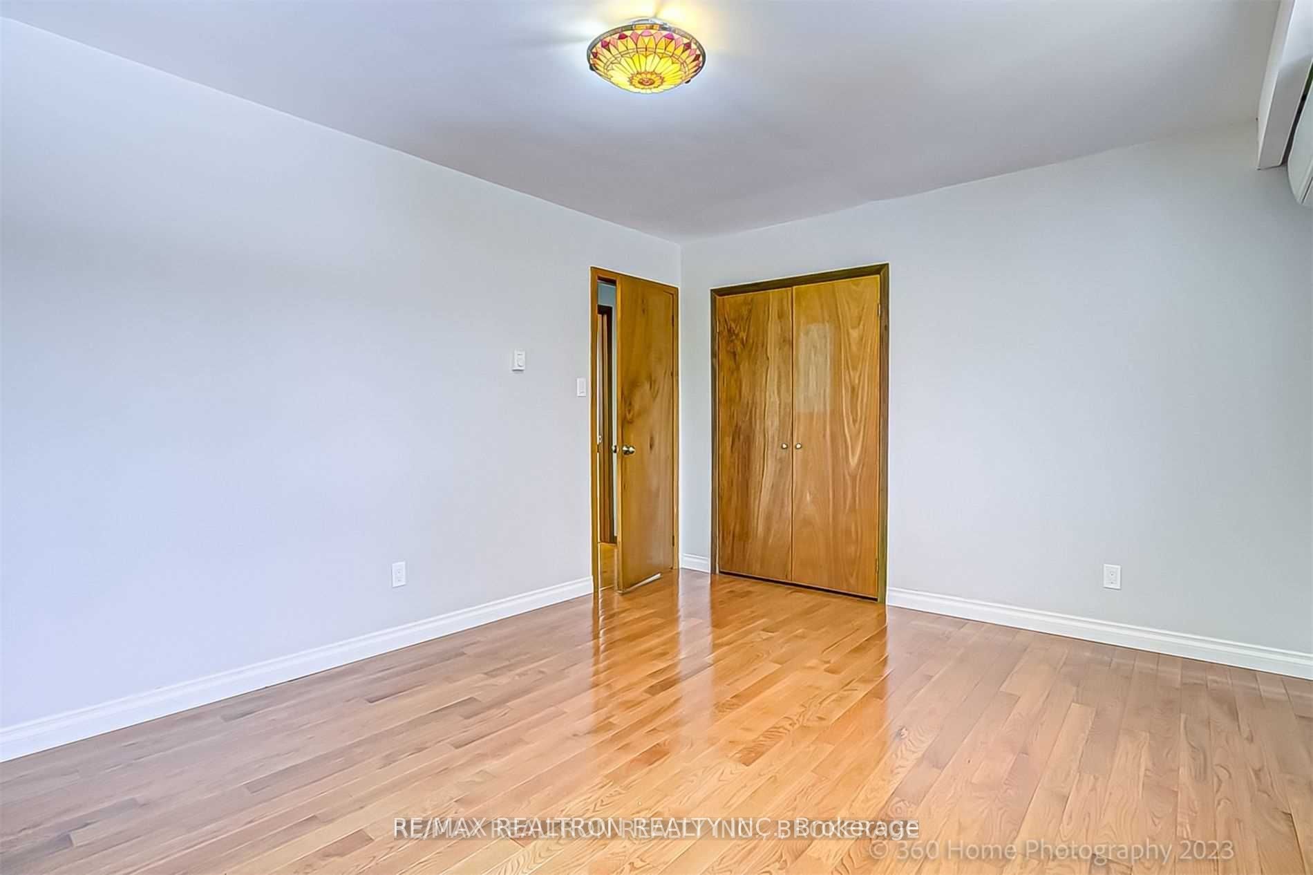 100 River Dr Property Photo 18