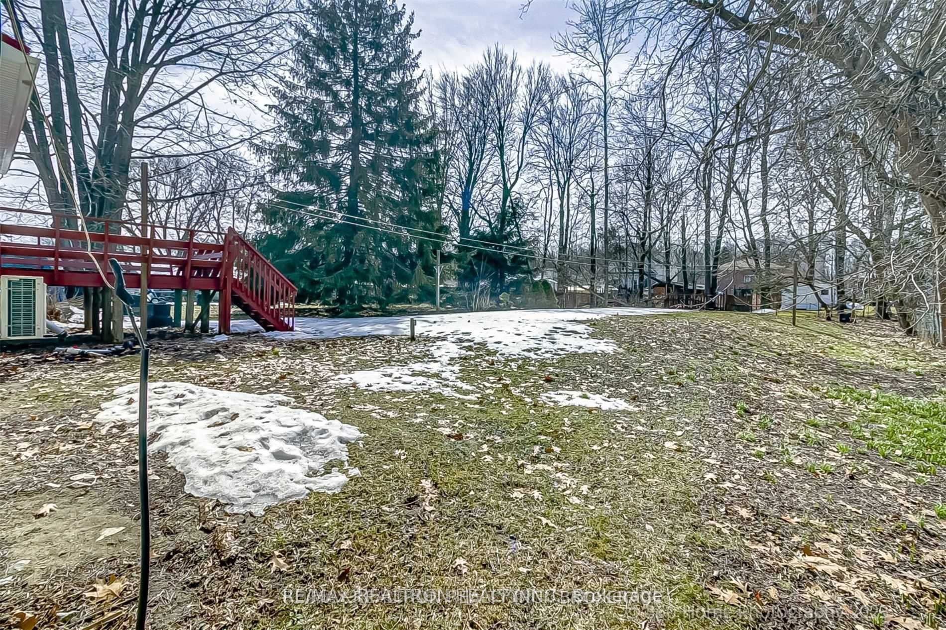 100 River Dr Property Photo 23