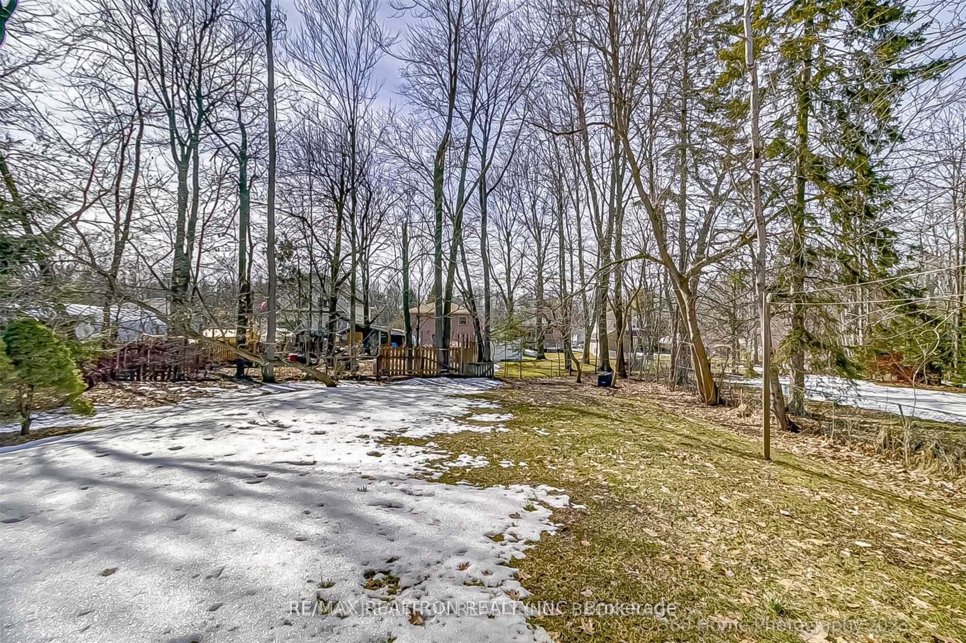 100 River Dr Property Photo 24