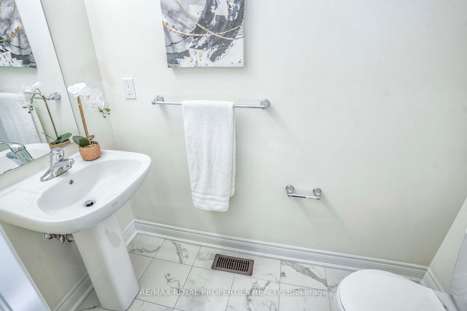 44 Andress Way Property Photo 24