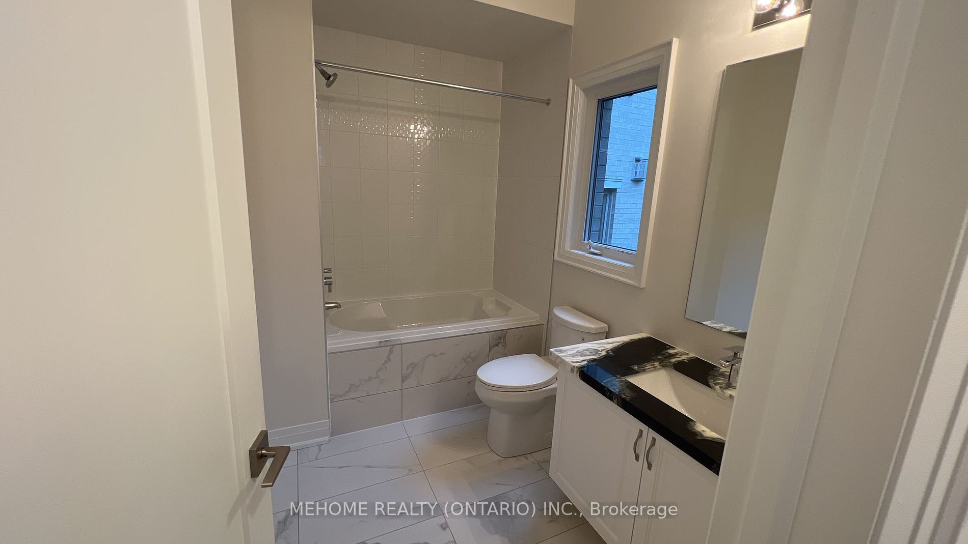 9410 Bayview Ave Property Photo 3