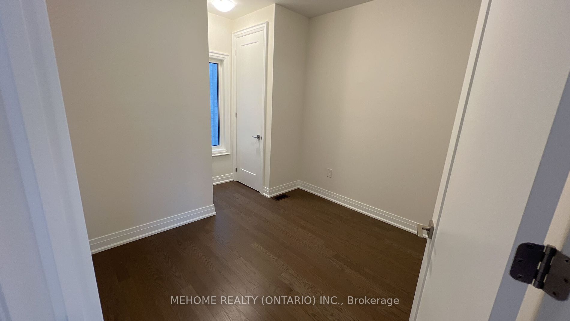 9410 Bayview Ave Property Photo 5