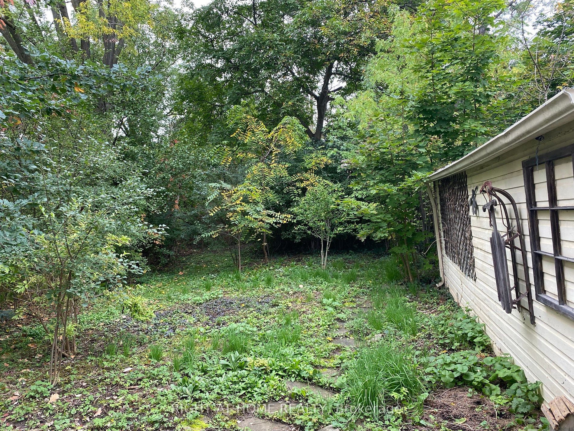 112 Baker Ave Property Photo 2