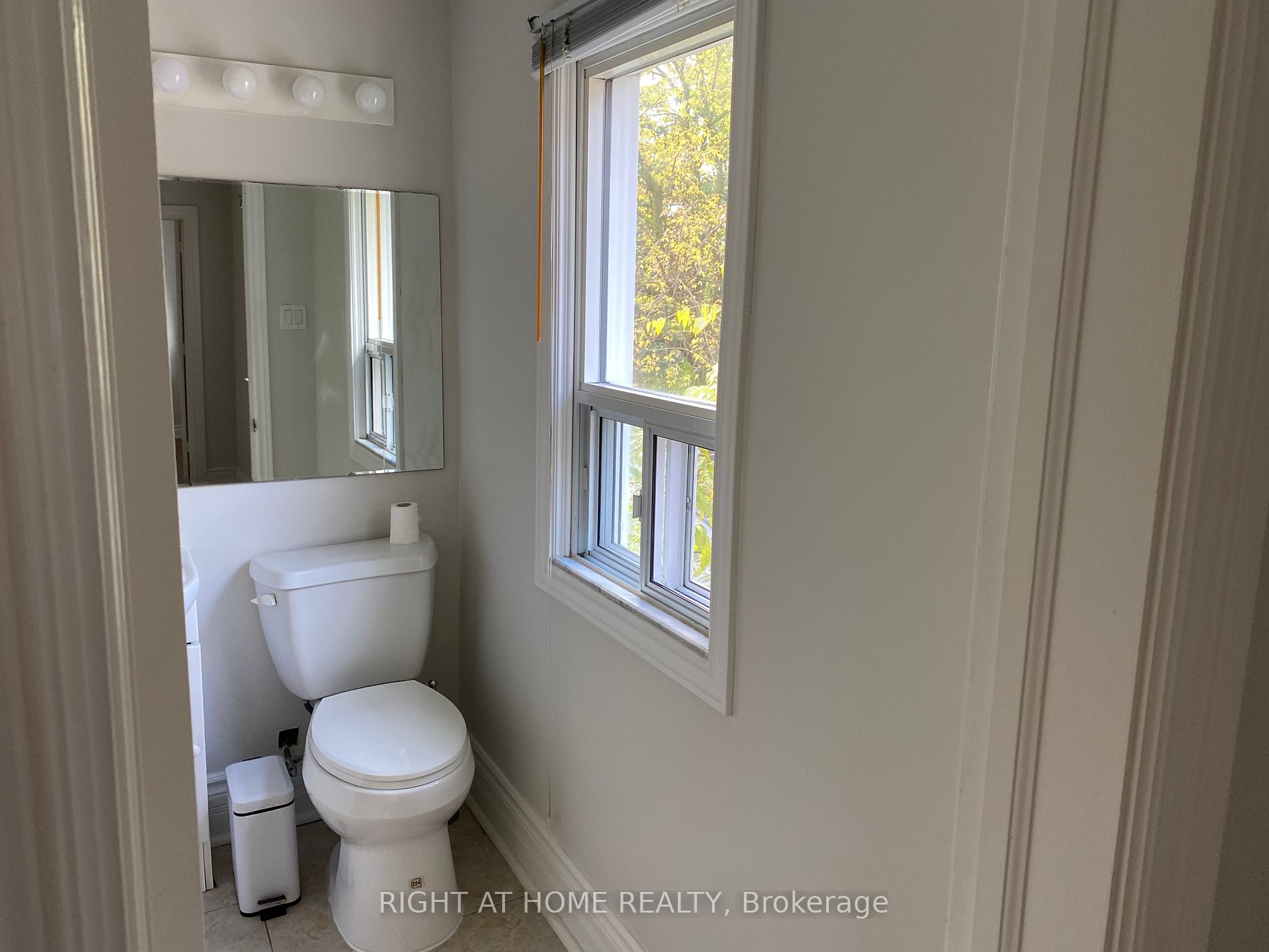 112 Baker Ave Property Photo 9