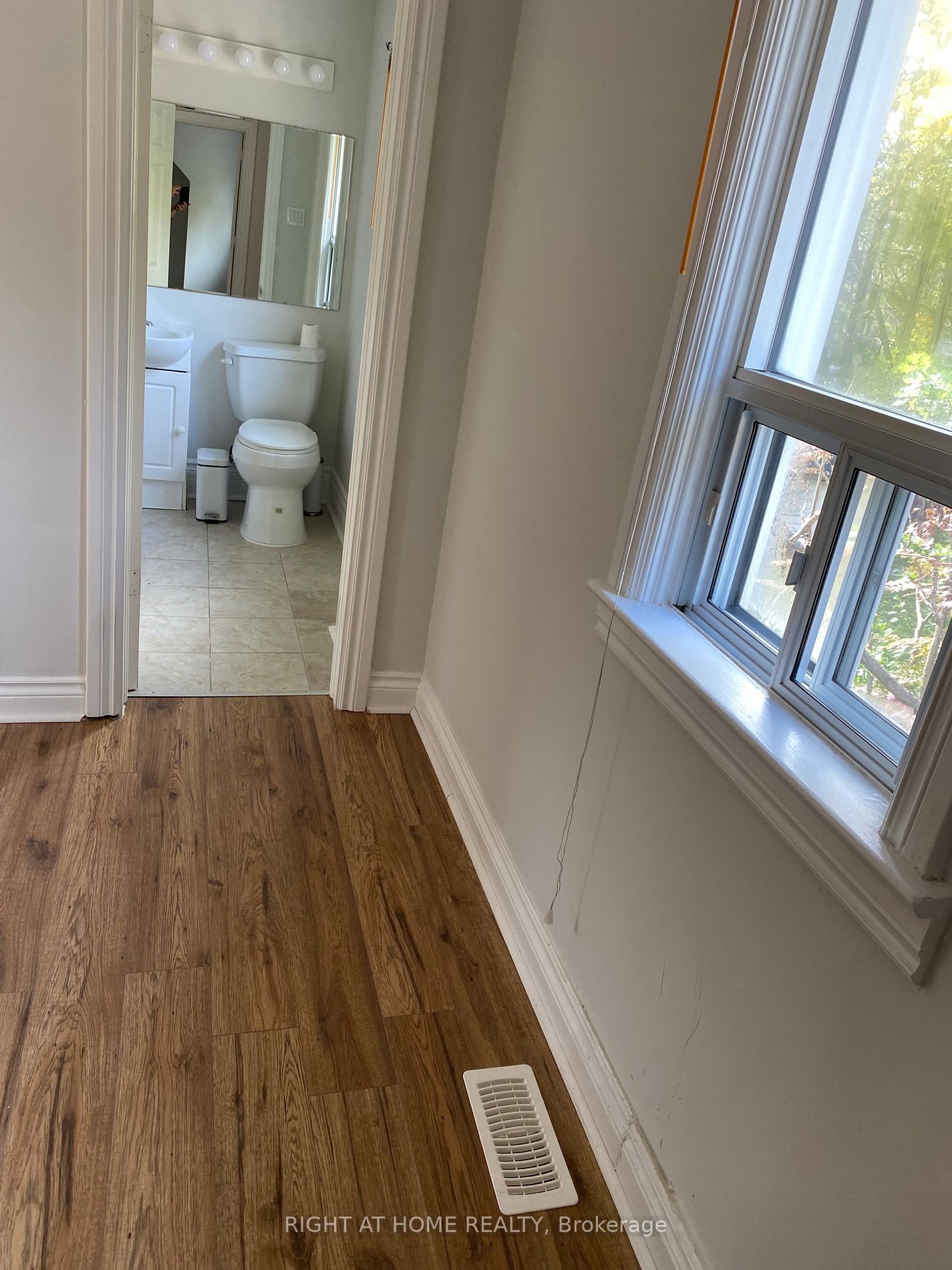 112 Baker Ave Property Photo 10