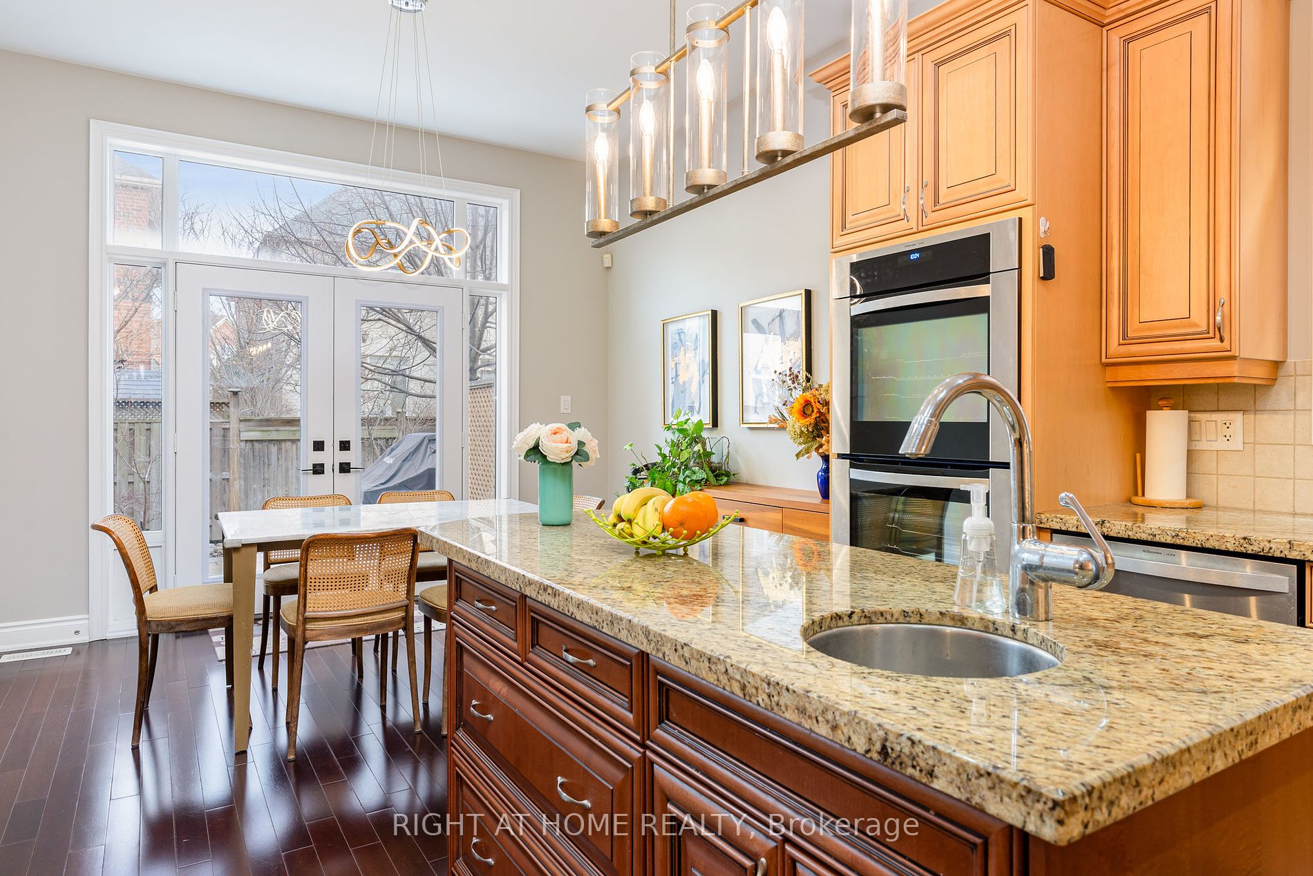 185 Cook's Mill Cres Property Photo 11