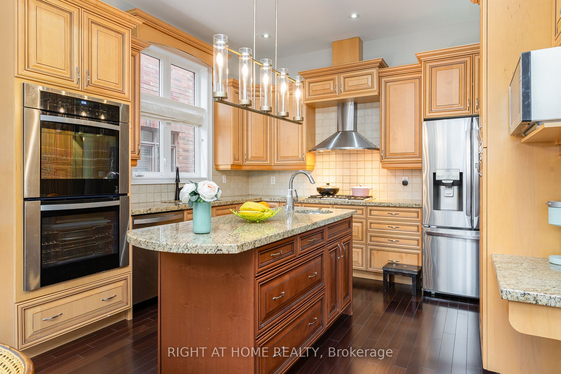 185 Cook's Mill Cres Property Photo 12