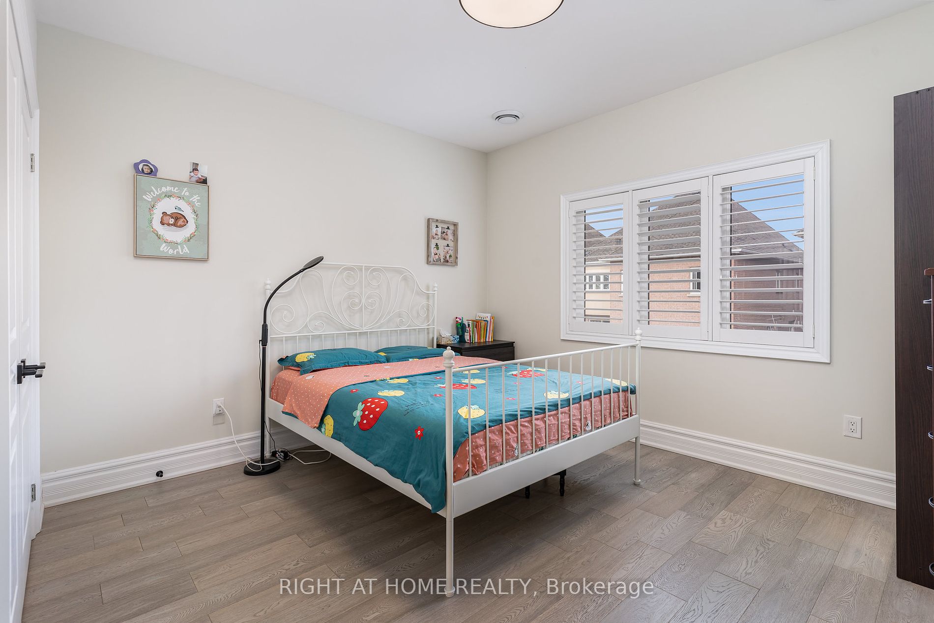 185 Cook's Mill Cres Property Photo 25