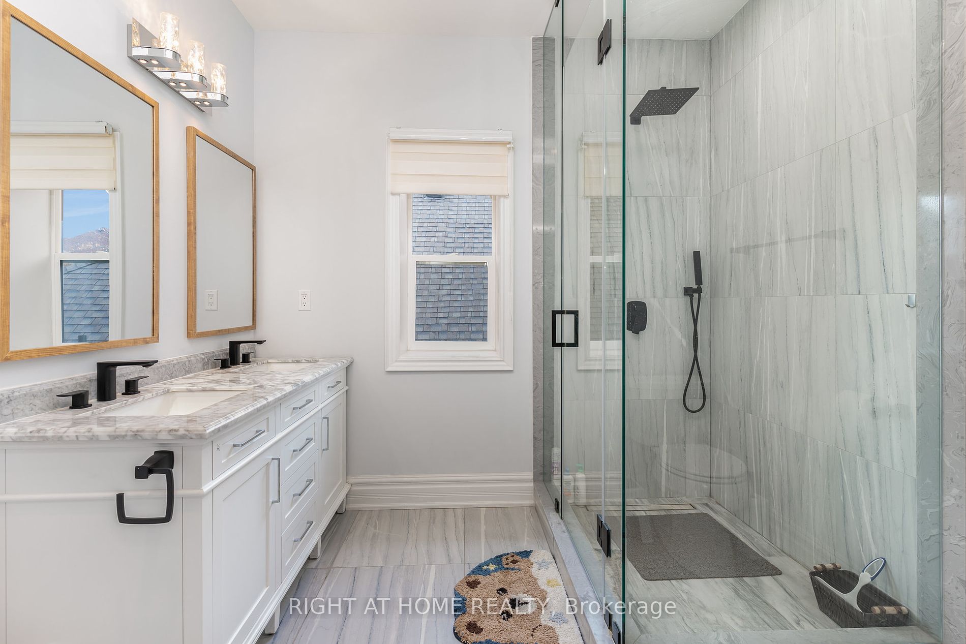 185 Cook's Mill Cres Property Photo 29