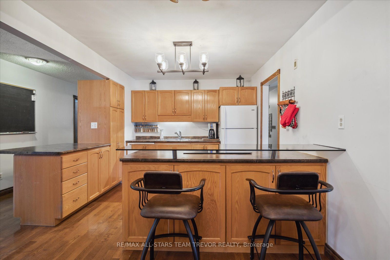 134 Morton Ave Property Photo 6