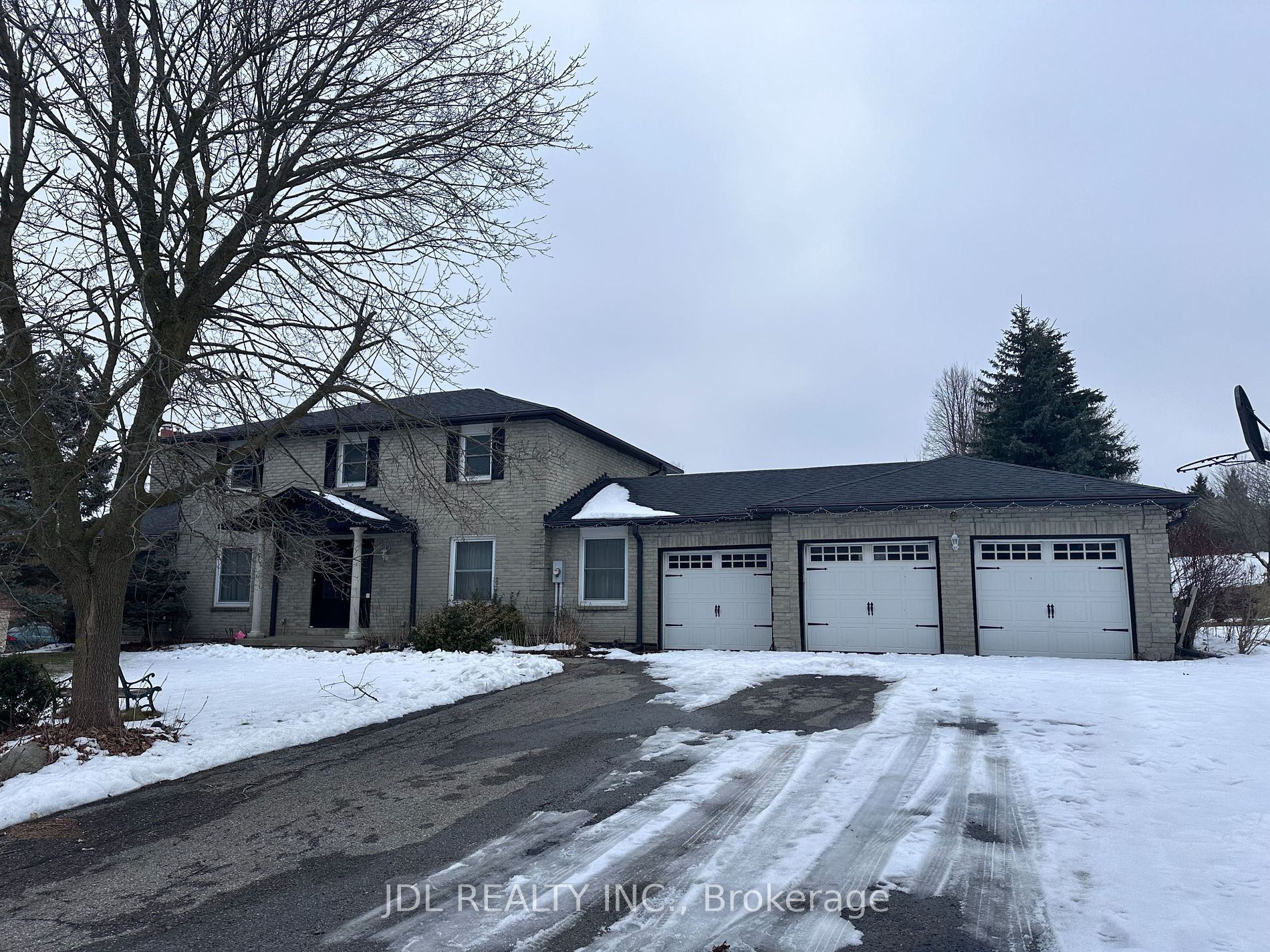 6 Lady Diana Crt Property Photo 2