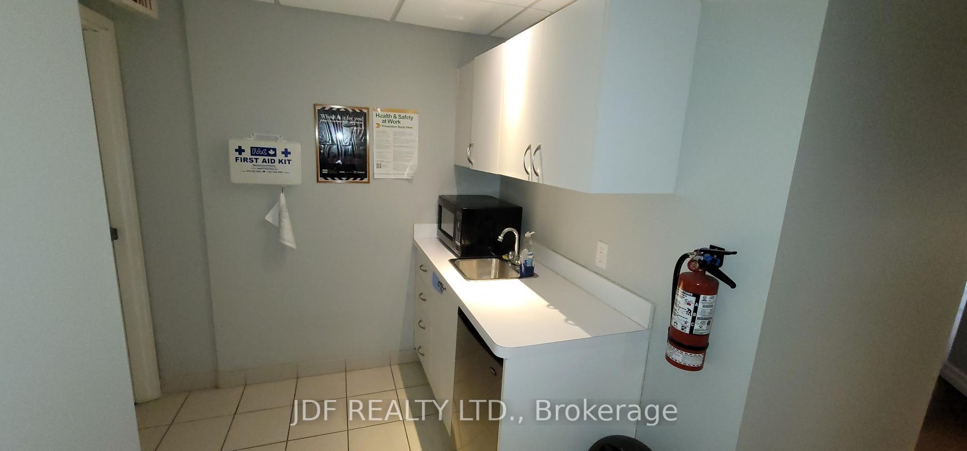 3850 Steeles Ave W Property Photo 9