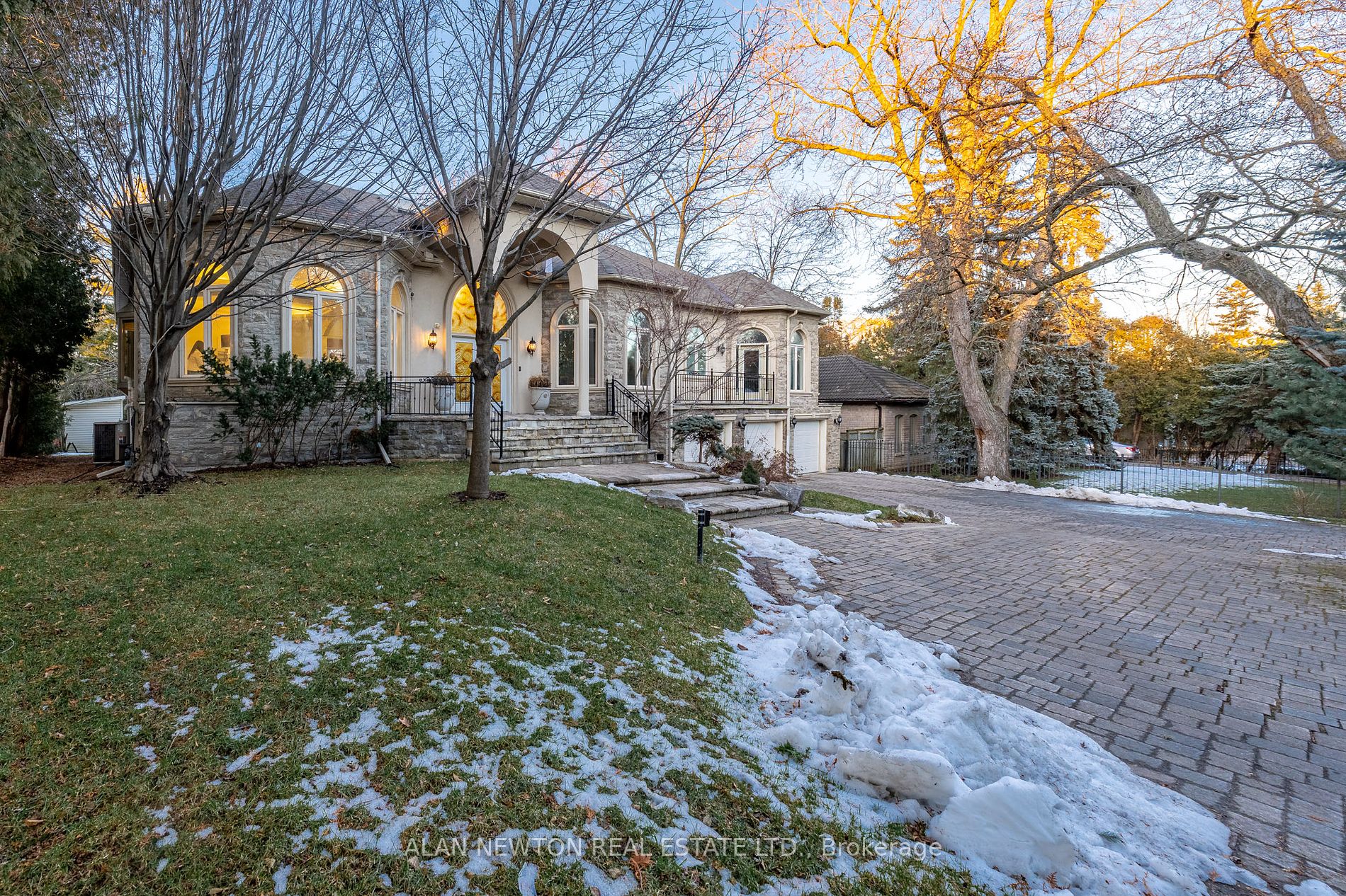 48 Arnold Ave Property Photo 10