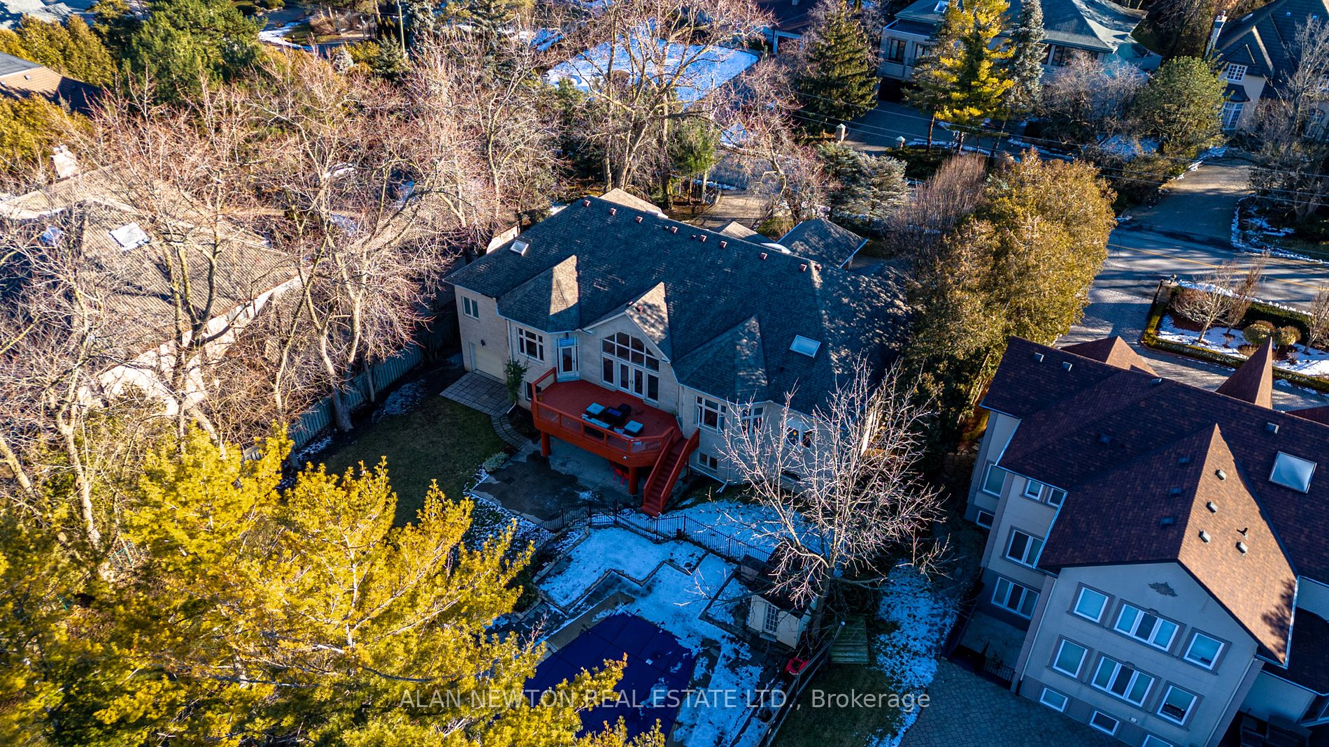 48 Arnold Ave Property Photo 36