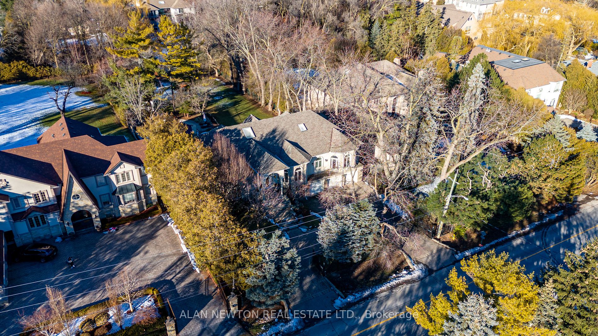 48 Arnold Ave Property Photo 39