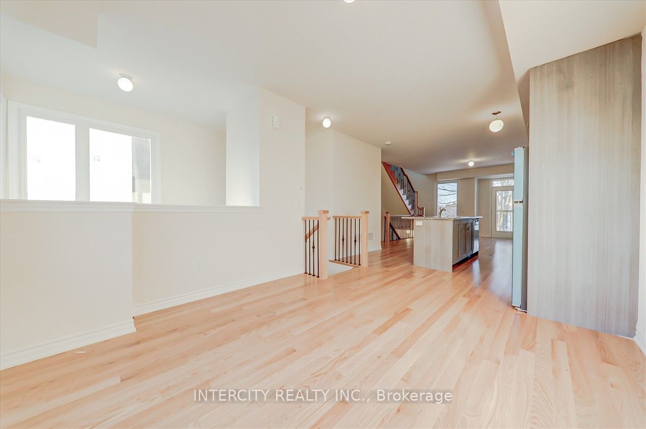 60 Puisaya Dr Property Photo 8