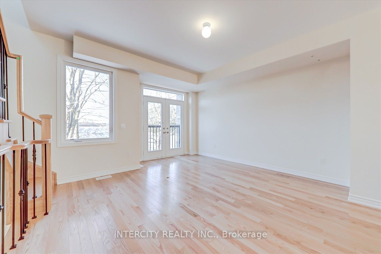 60 Puisaya Dr Property Photo 13