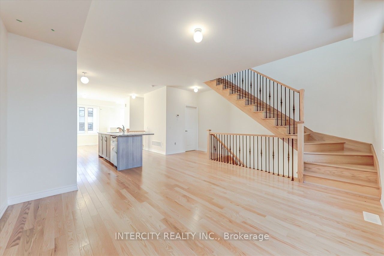 60 Puisaya Dr Property Photo 15