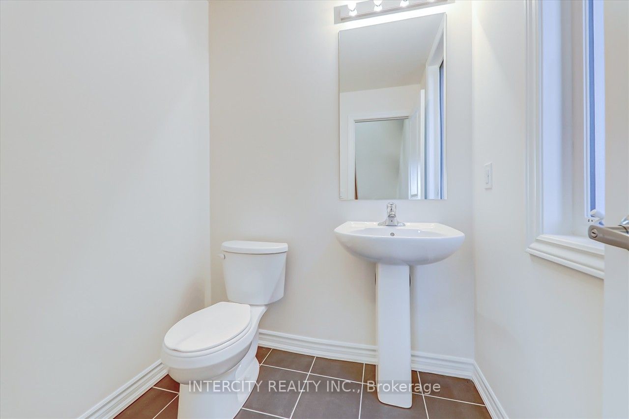 60 Puisaya Dr Property Photo 17