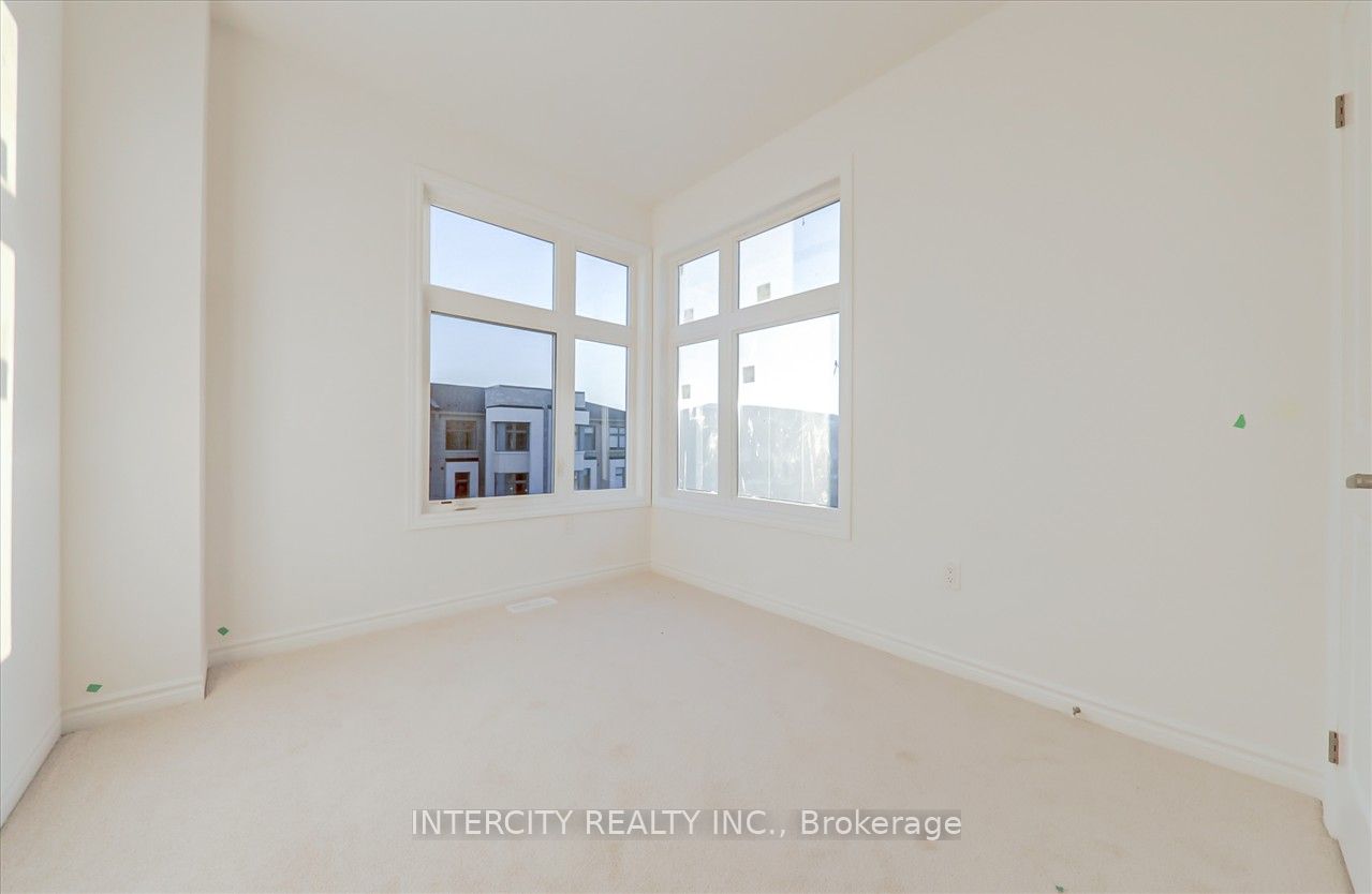 60 Puisaya Dr Property Photo 25