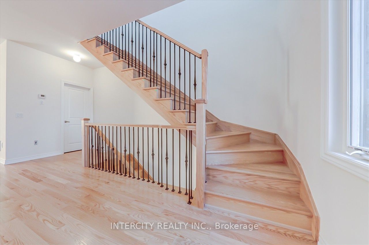 60 Puisaya Dr Property Photo 27