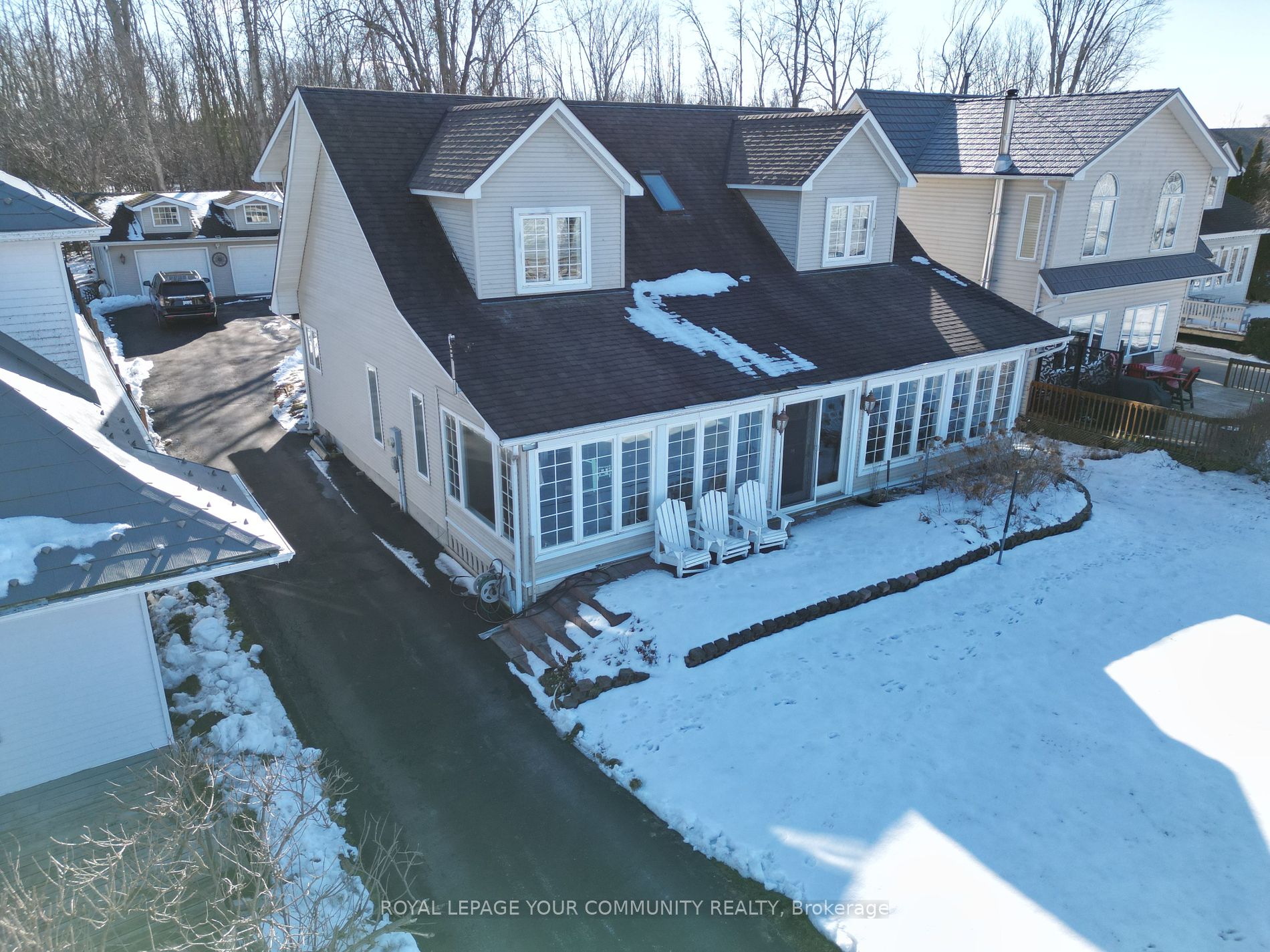 203 Lake Dr E Property Photo 1