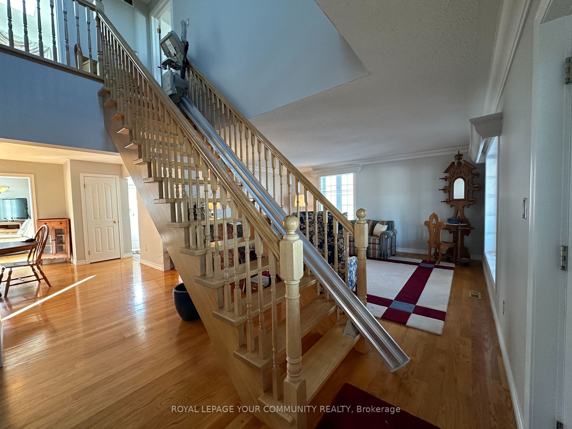 203 Lake Dr E Property Photo 10