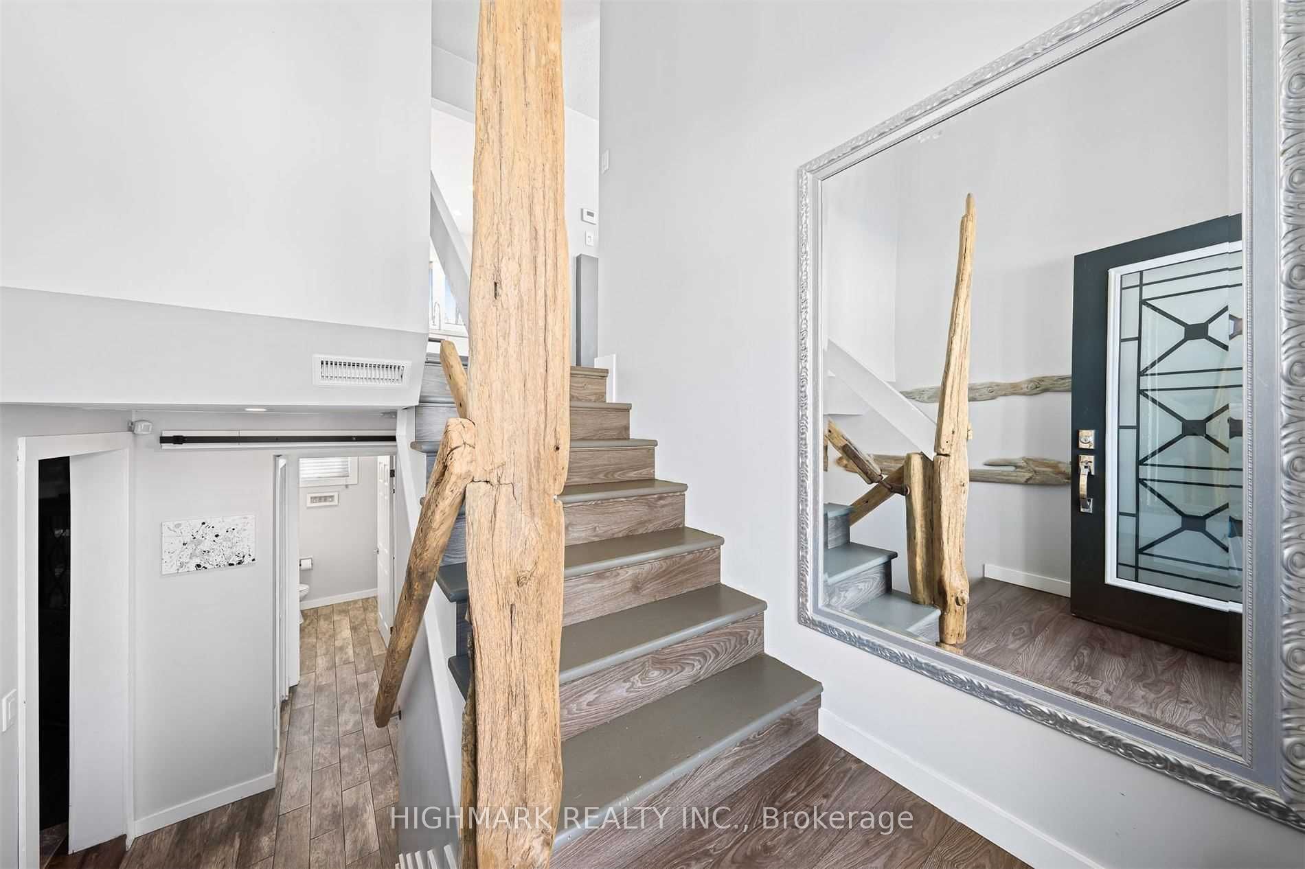 2747 7th Line Property Photo 10