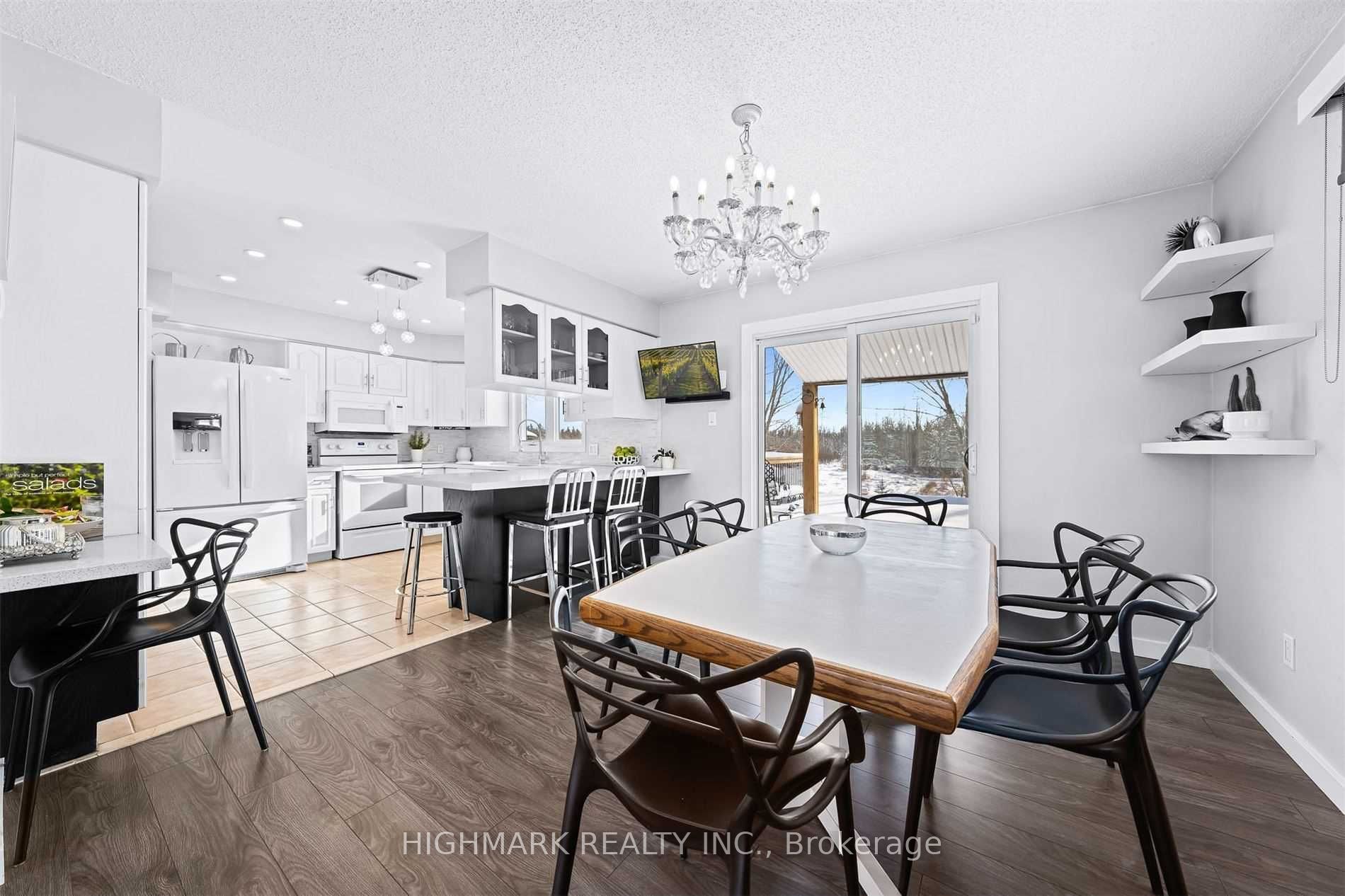 2747 7th Line Property Photo 19