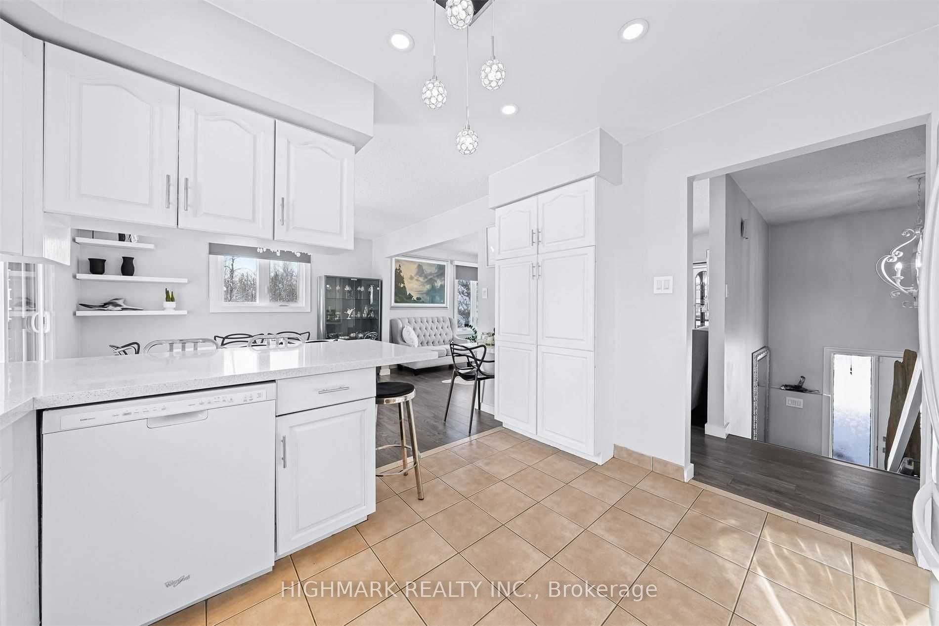 2747 7th Line Property Photo 23