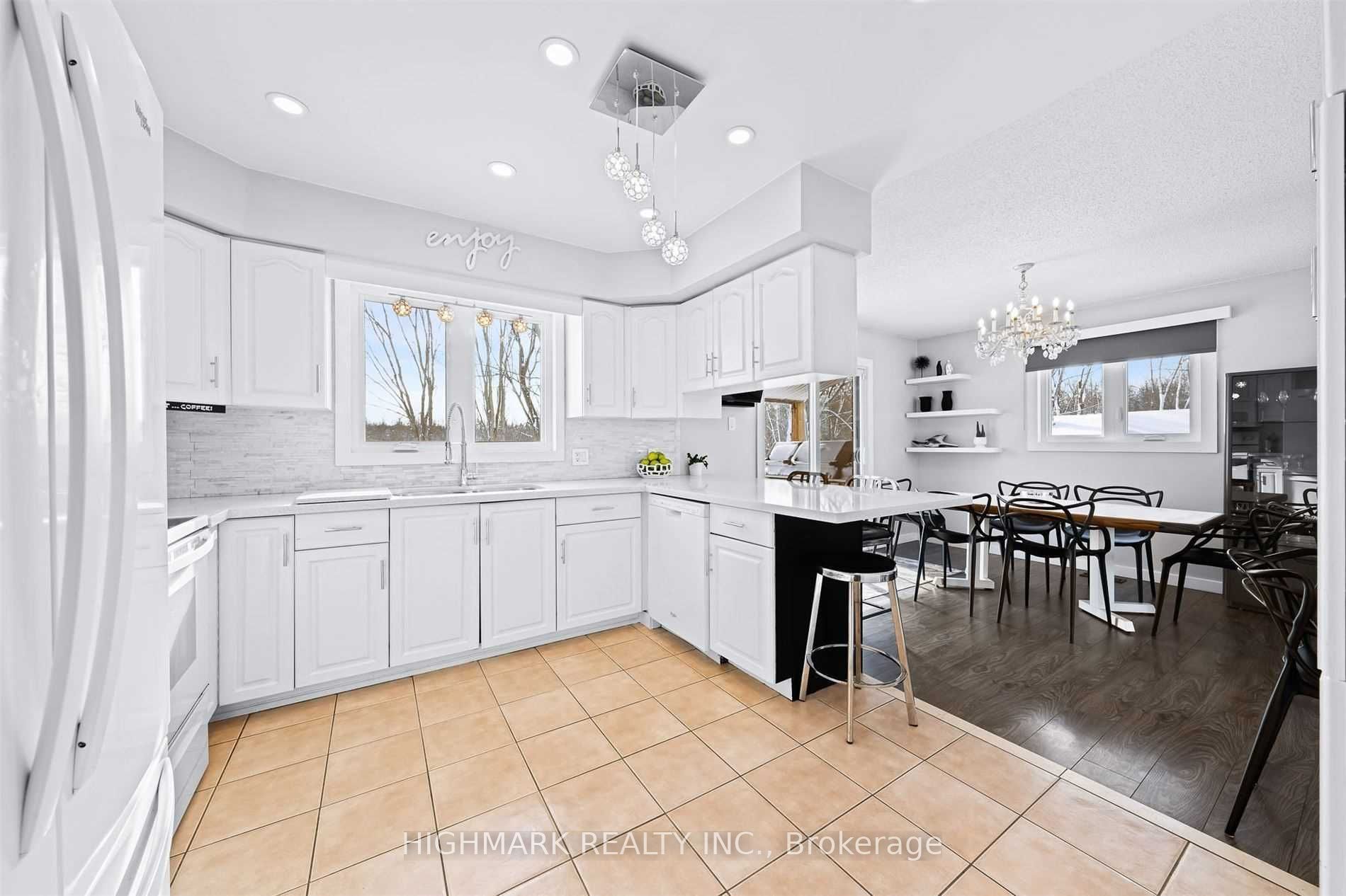 2747 7th Line Property Photo 24