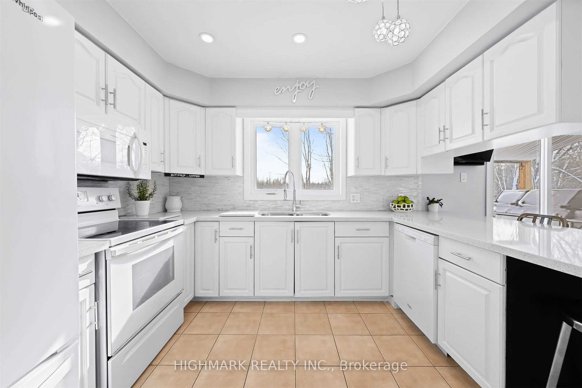 2747 7th Line Property Photo 25