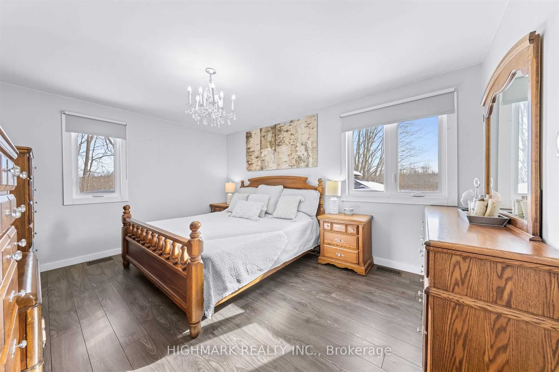 2747 7th Line Property Photo 29