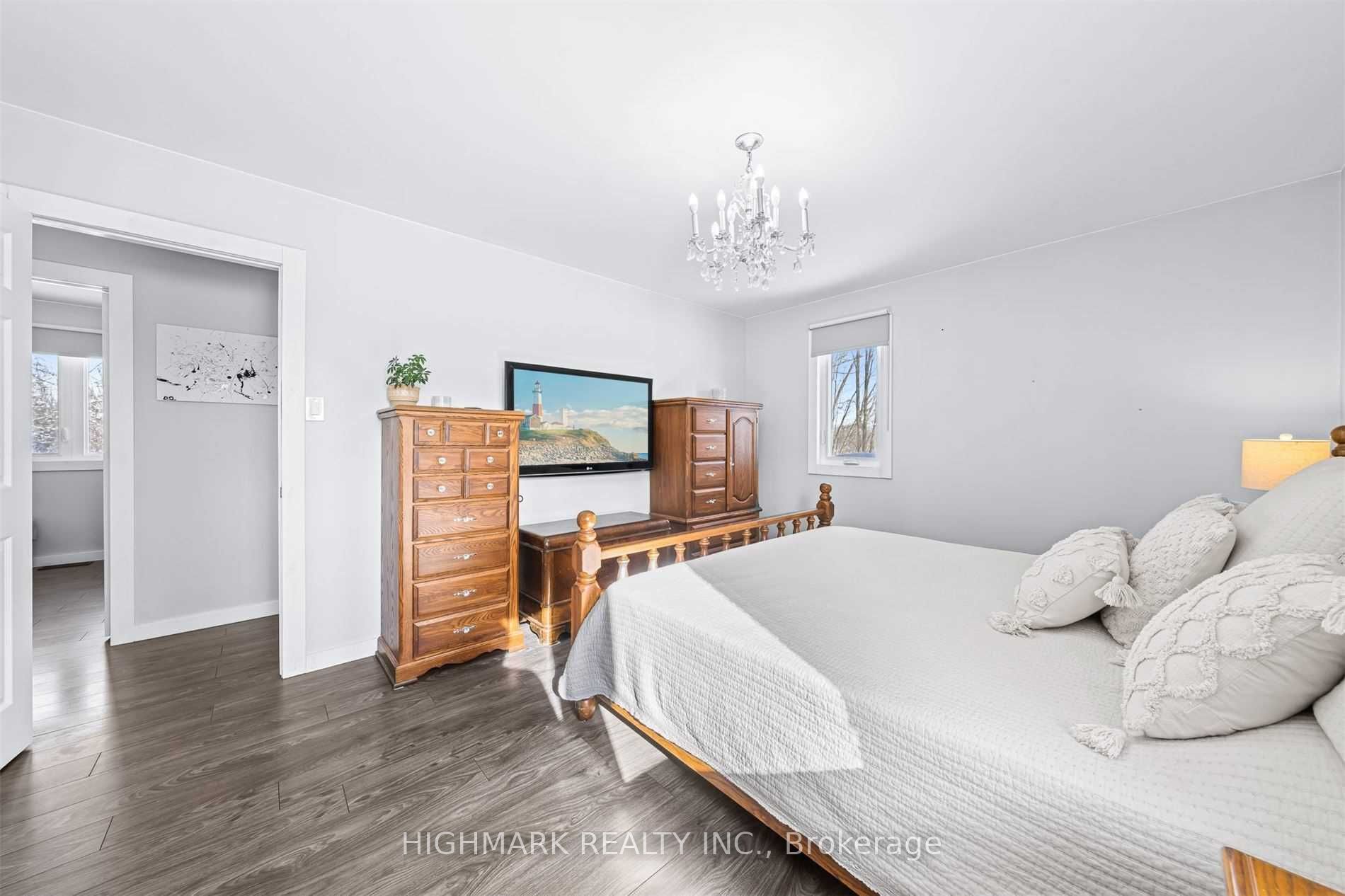 2747 7th Line Property Photo 31