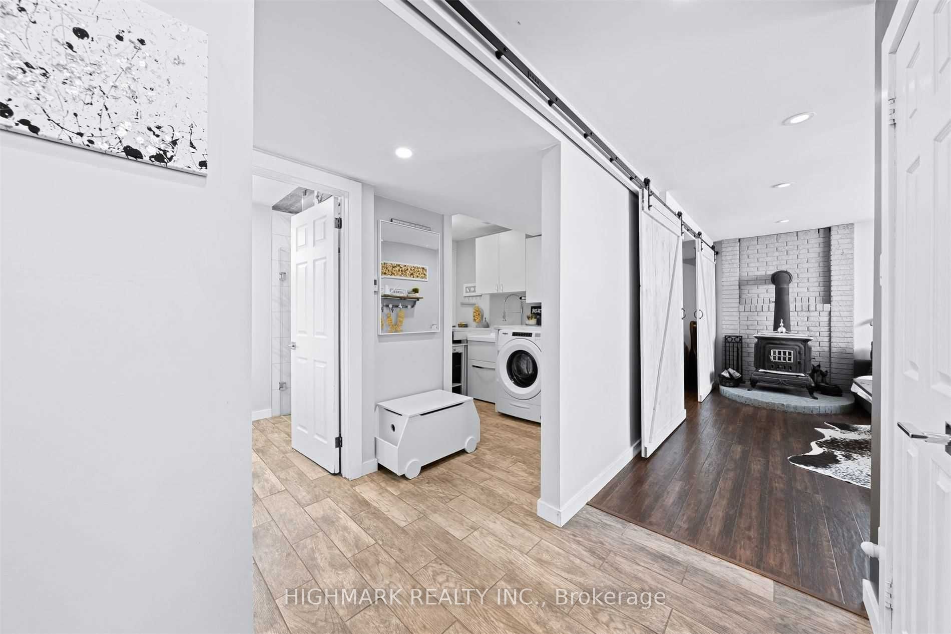 2747 7th Line Property Photo 32