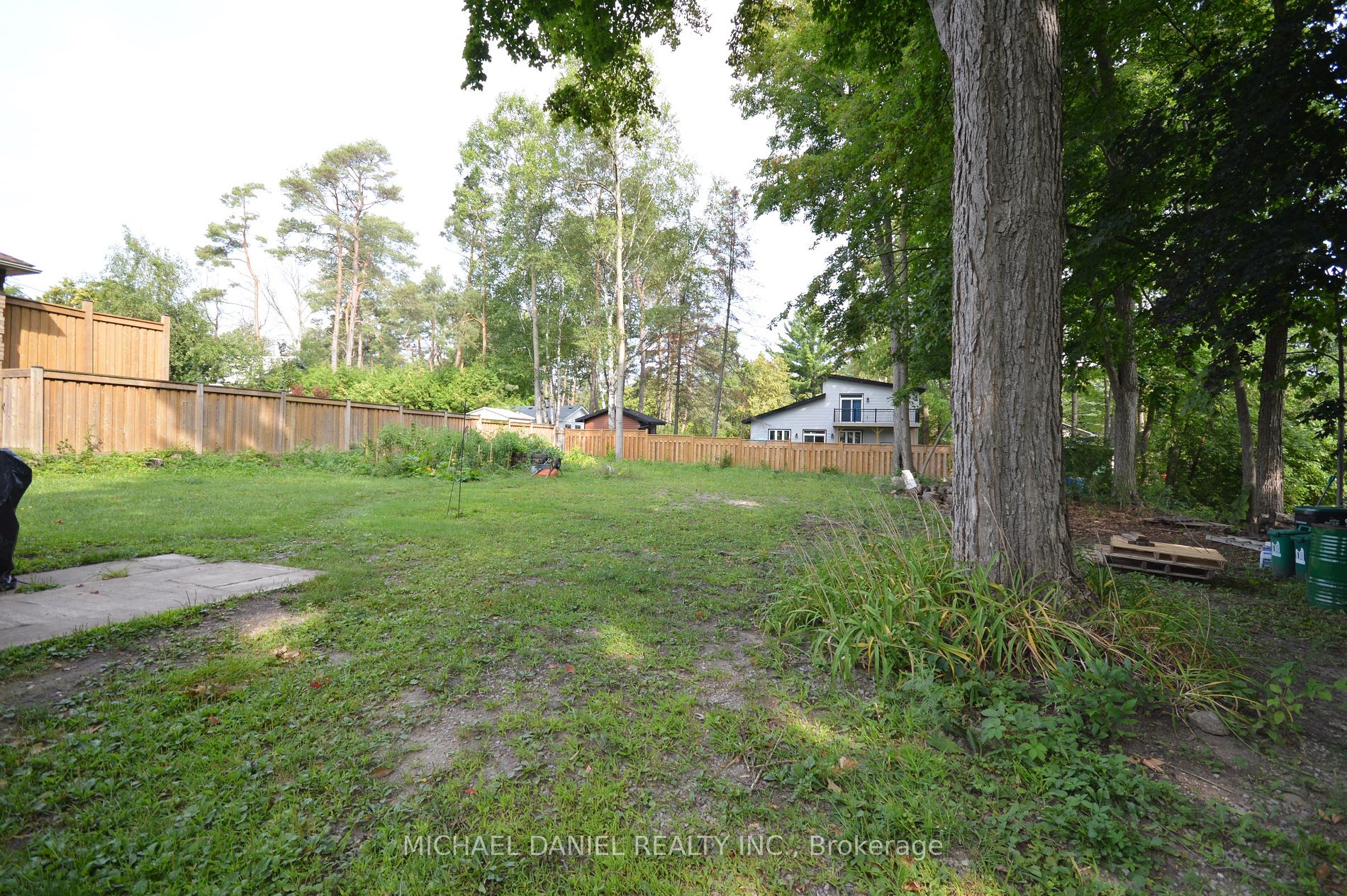 882 Kennedy Rd Property Photo 22