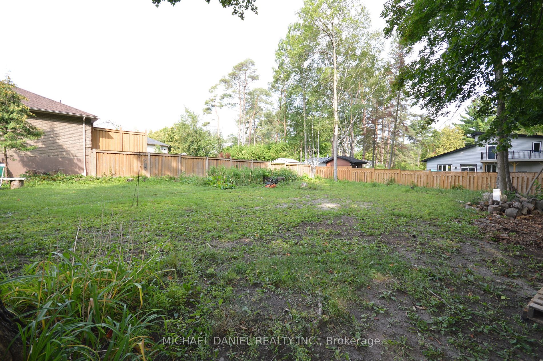 882 Kennedy Rd Property Photo 23
