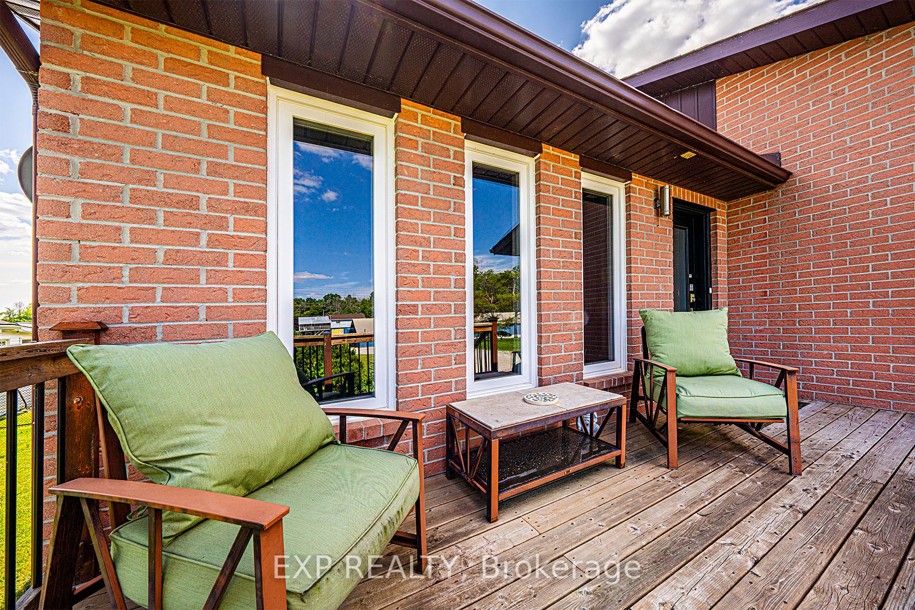 50 Riverside Dr Property Photo 8