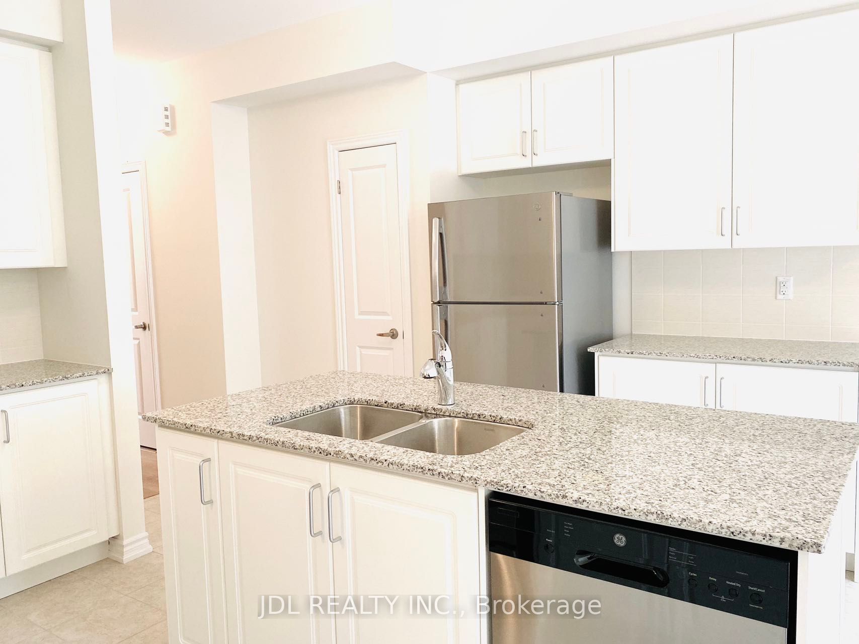 16 Robert Joffre Leet Ave Property Photo 4