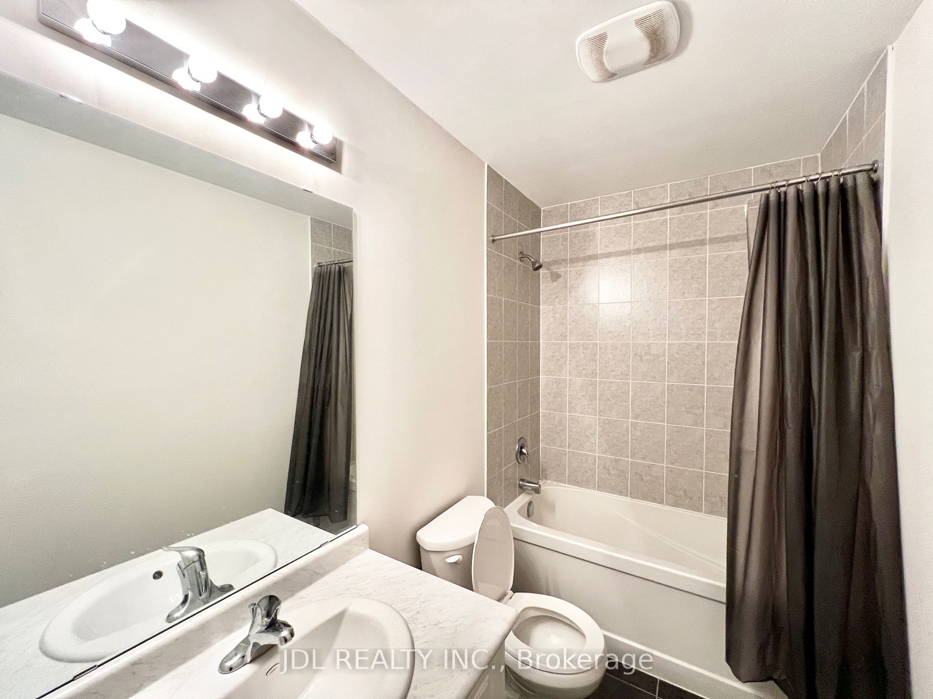 16 Robert Joffre Leet Ave Property Photo 9