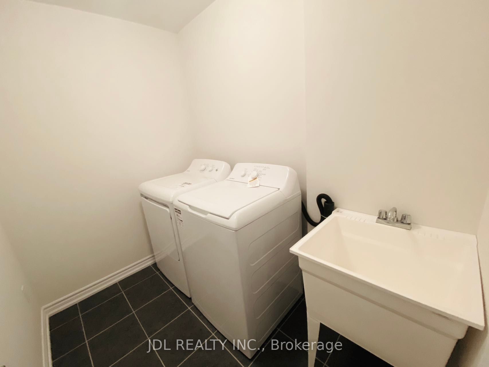 16 Robert Joffre Leet Ave Property Photo 10