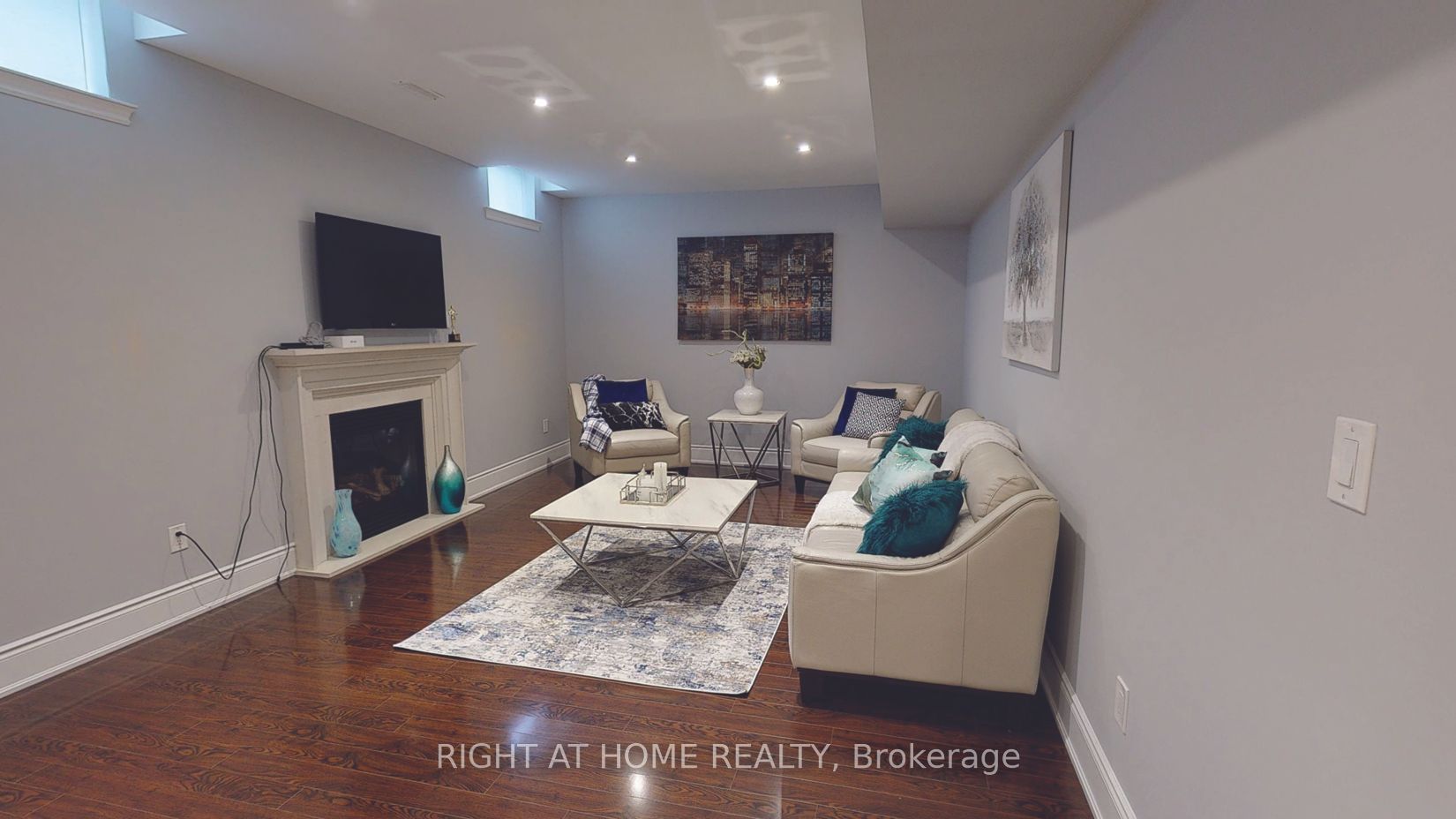 60 Chesney Cres Property Photo 1