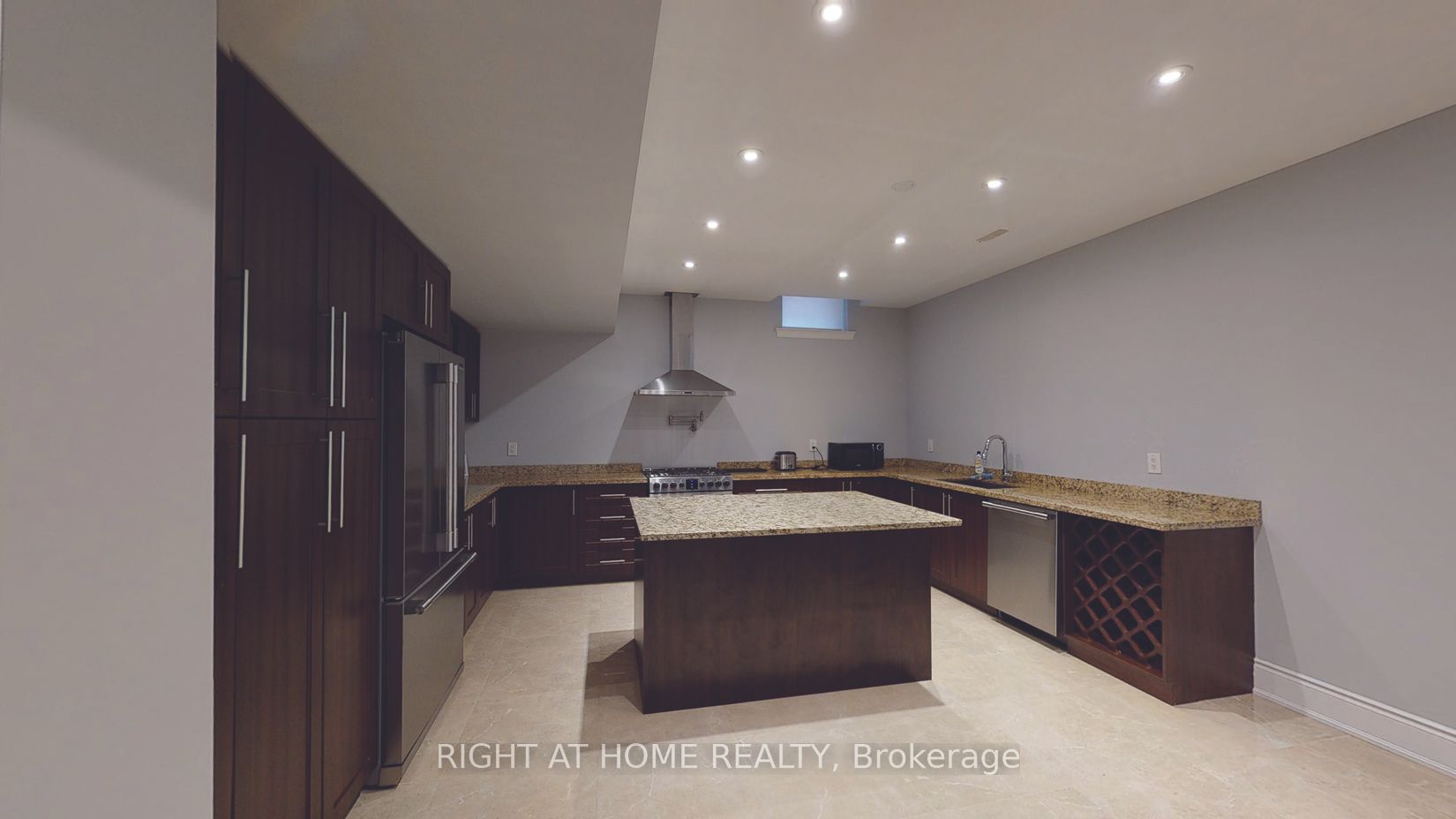 60 Chesney Cres Property Photo 4
