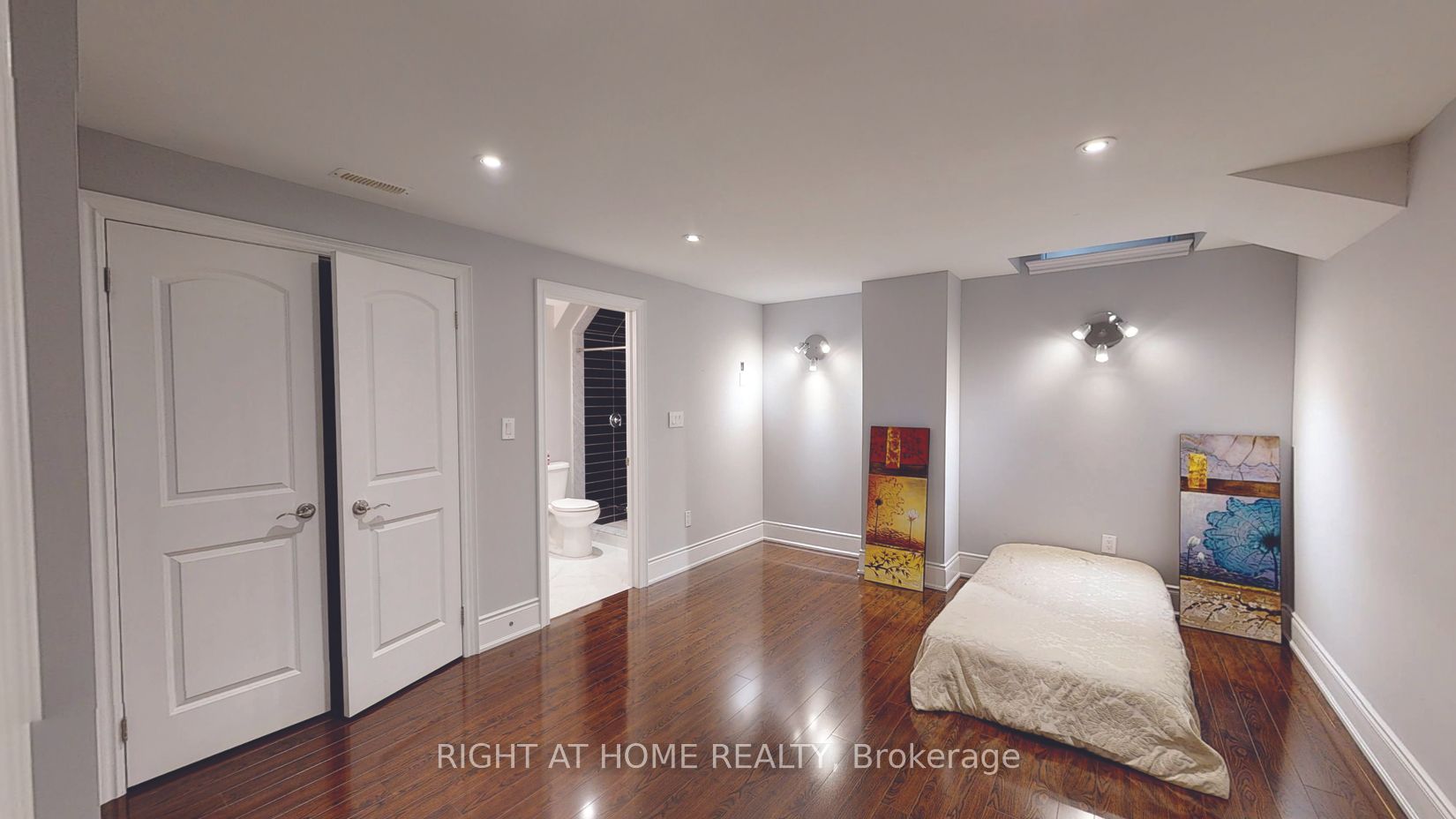 60 Chesney Cres Property Photo 12