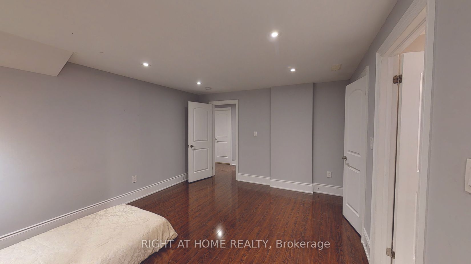 60 Chesney Cres Property Photo 13