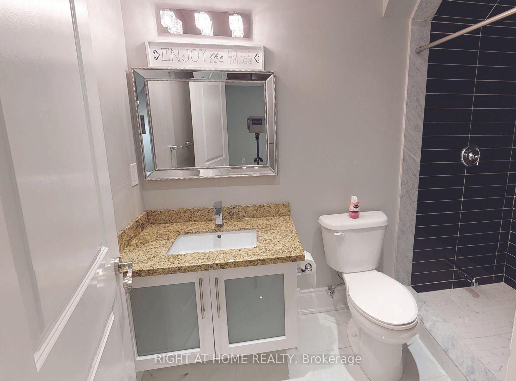 60 Chesney Cres Property Photo 14