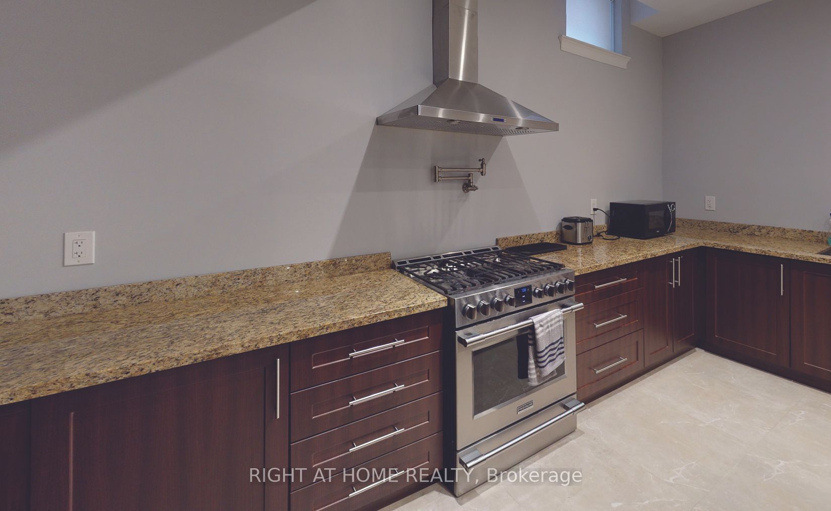 60 Chesney Cres Property Photo 23